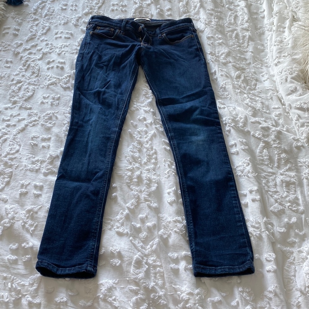 Hollister skinny low-rise jeans. Size 26, length 29
